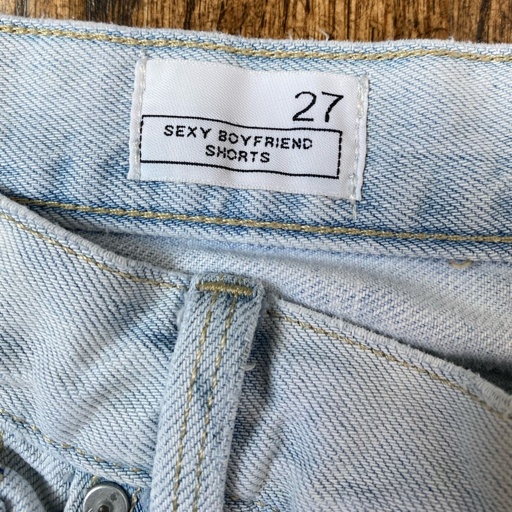 GAP Sexy Boyfriend Shorts - Picture 4 of 5